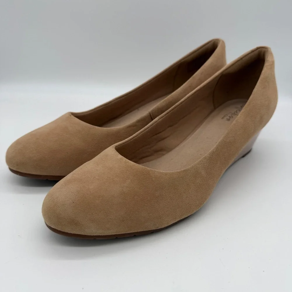 Clarks Collection Womens Adriel Viola Tan Suede Wedge Pumps 10M 261471254075